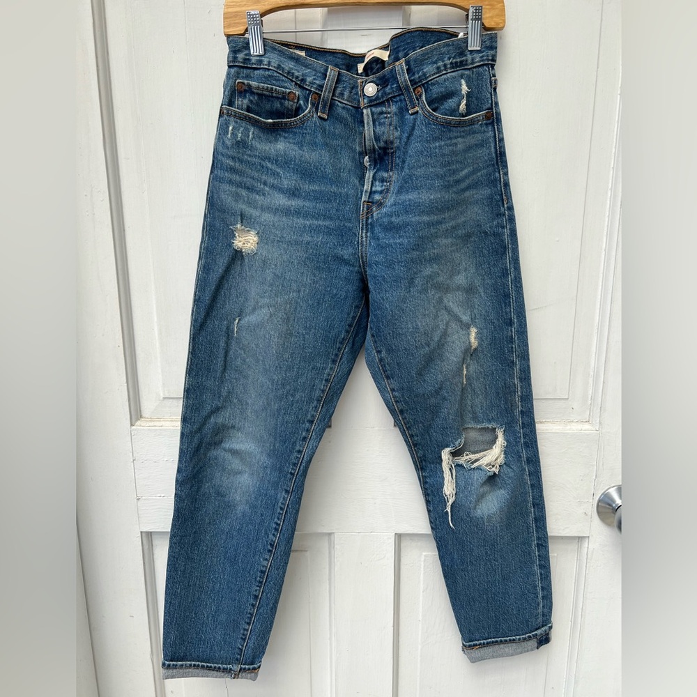 LEVI’S wedgie distressed denim, cuffed bottom